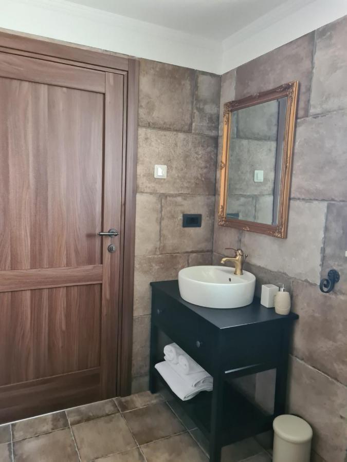 Villa Lulu Kamena Villa S Maslinikom Otok Krk Dobrinj Selo Gostinjac Krk Town Exteriör bild
