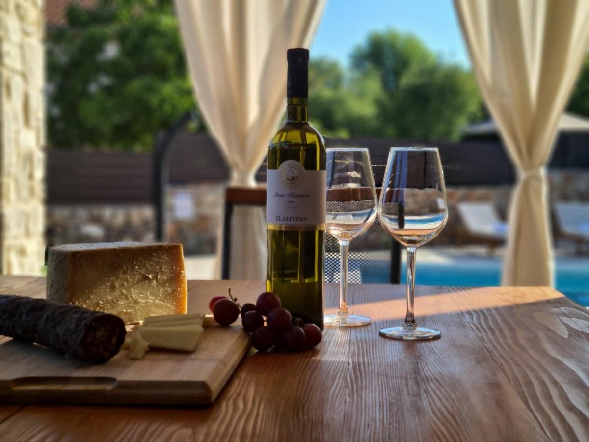 Villa Lulu Kamena Villa S Maslinikom Otok Krk Dobrinj Selo Gostinjac Krk Town Exteriör bild
