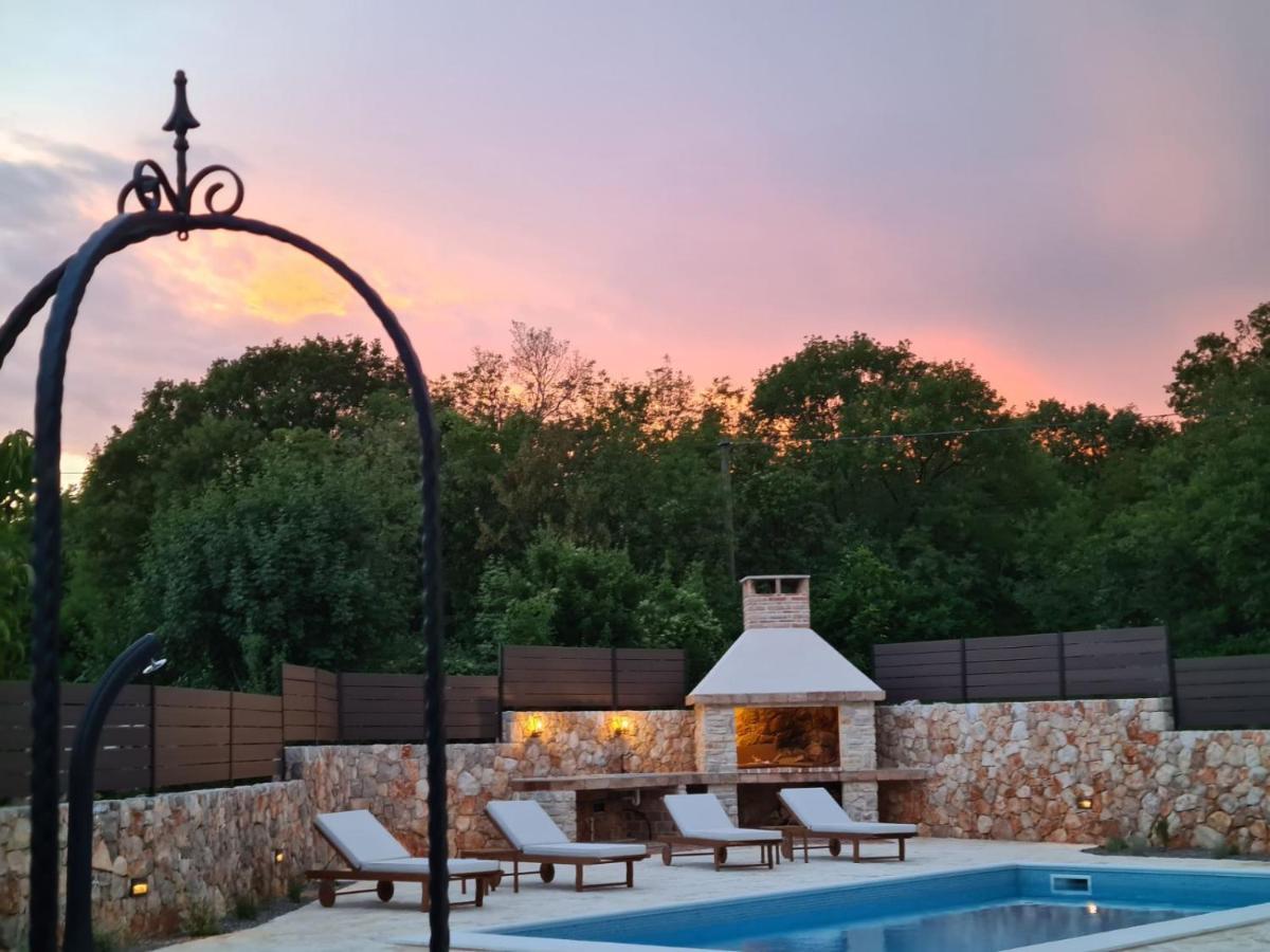 Villa Lulu Kamena Villa S Maslinikom Otok Krk Dobrinj Selo Gostinjac Krk Town Exteriör bild