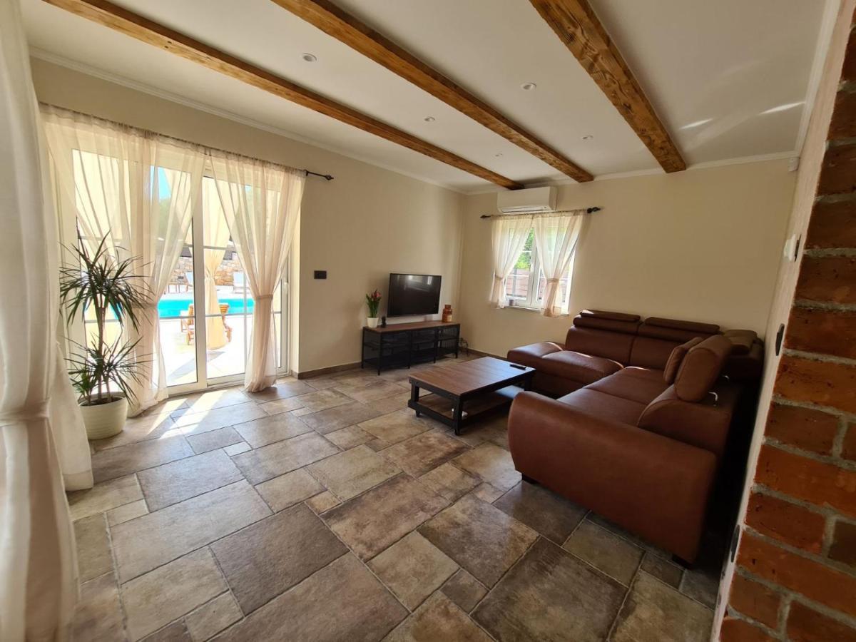 Villa Lulu Kamena Villa S Maslinikom Otok Krk Dobrinj Selo Gostinjac Krk Town Exteriör bild