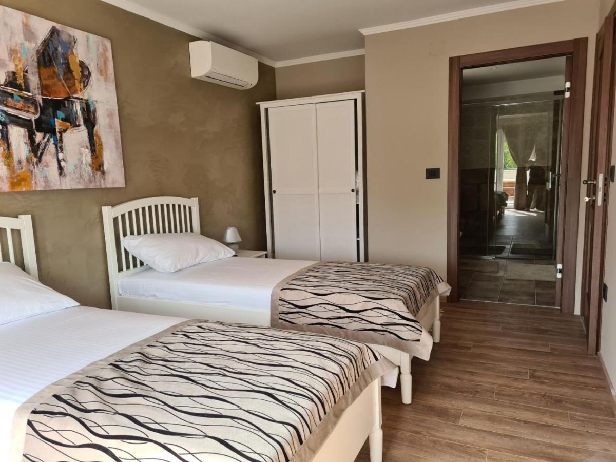 Villa Lulu Kamena Villa S Maslinikom Otok Krk Dobrinj Selo Gostinjac Krk Town Exteriör bild
