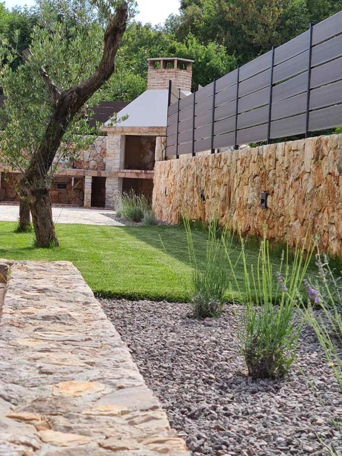 Villa Lulu Kamena Villa S Maslinikom Otok Krk Dobrinj Selo Gostinjac Krk Town Exteriör bild